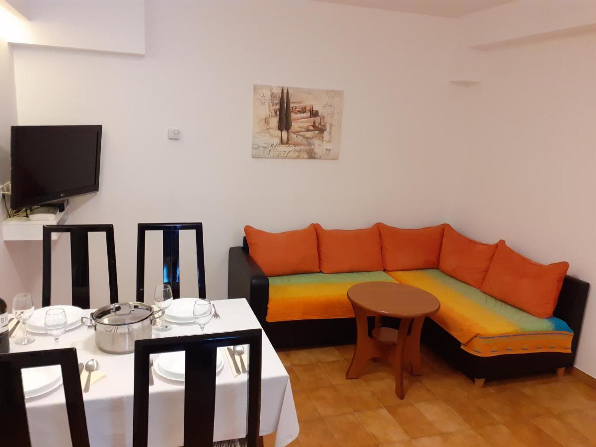 App Milka Apartment Porec Luaran gambar