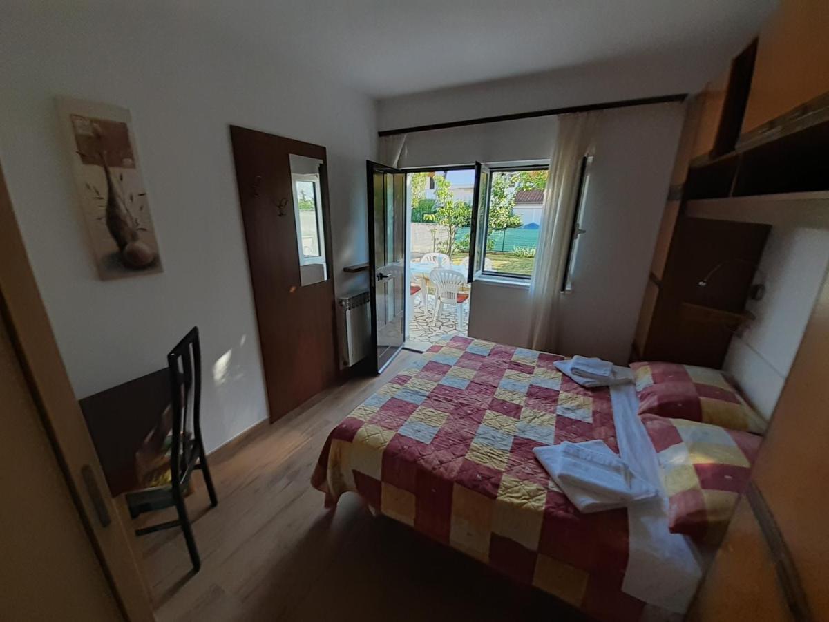 App Milka Apartment Porec Luaran gambar