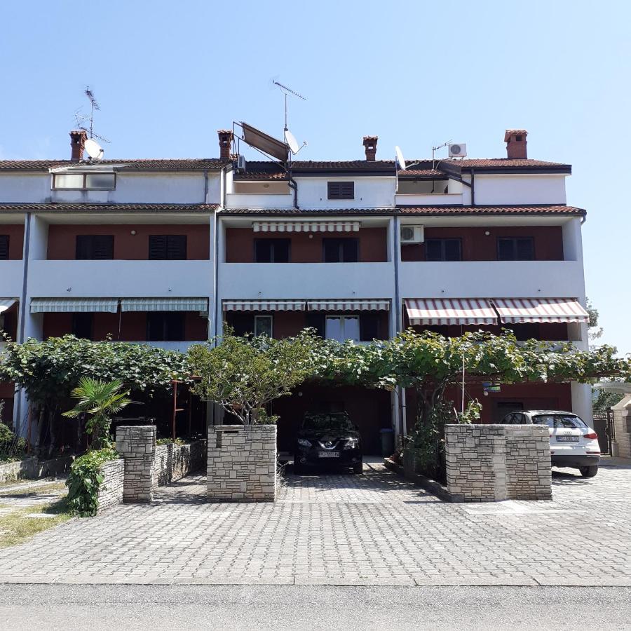 App Milka Apartment Porec Luaran gambar